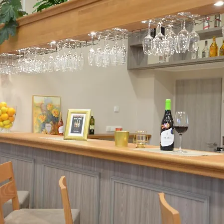 Deluxe 公寓式酒店